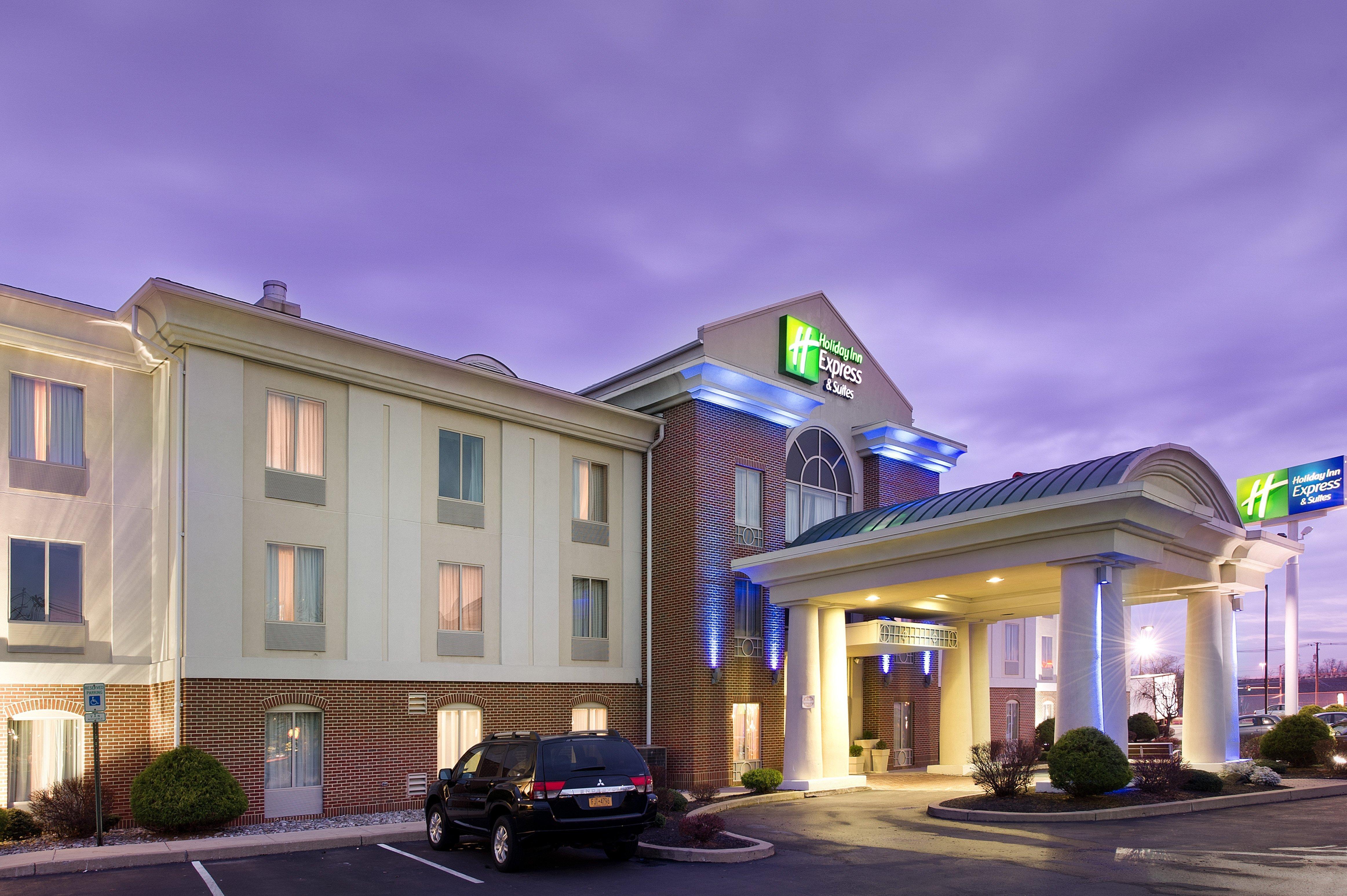 Holiday Inn Express & Suites By Ihg Chambersburg By Ihg Exterior photo