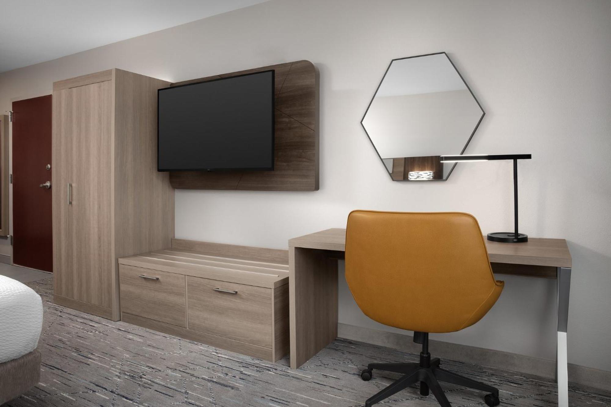 Holiday Inn Express & Suites By Ihg Chambersburg By Ihg Exterior photo