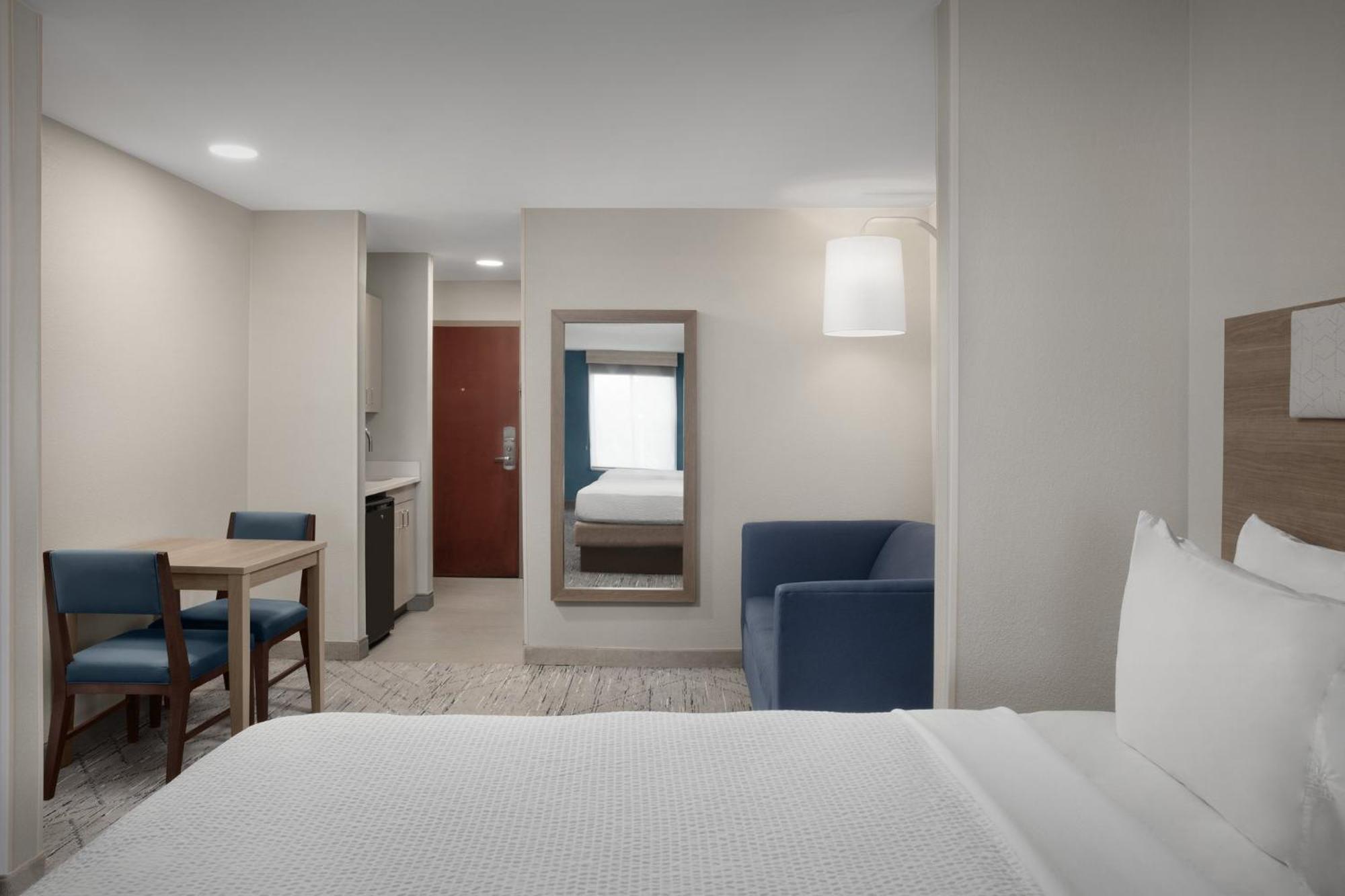 Holiday Inn Express & Suites By Ihg Chambersburg By Ihg Exterior photo