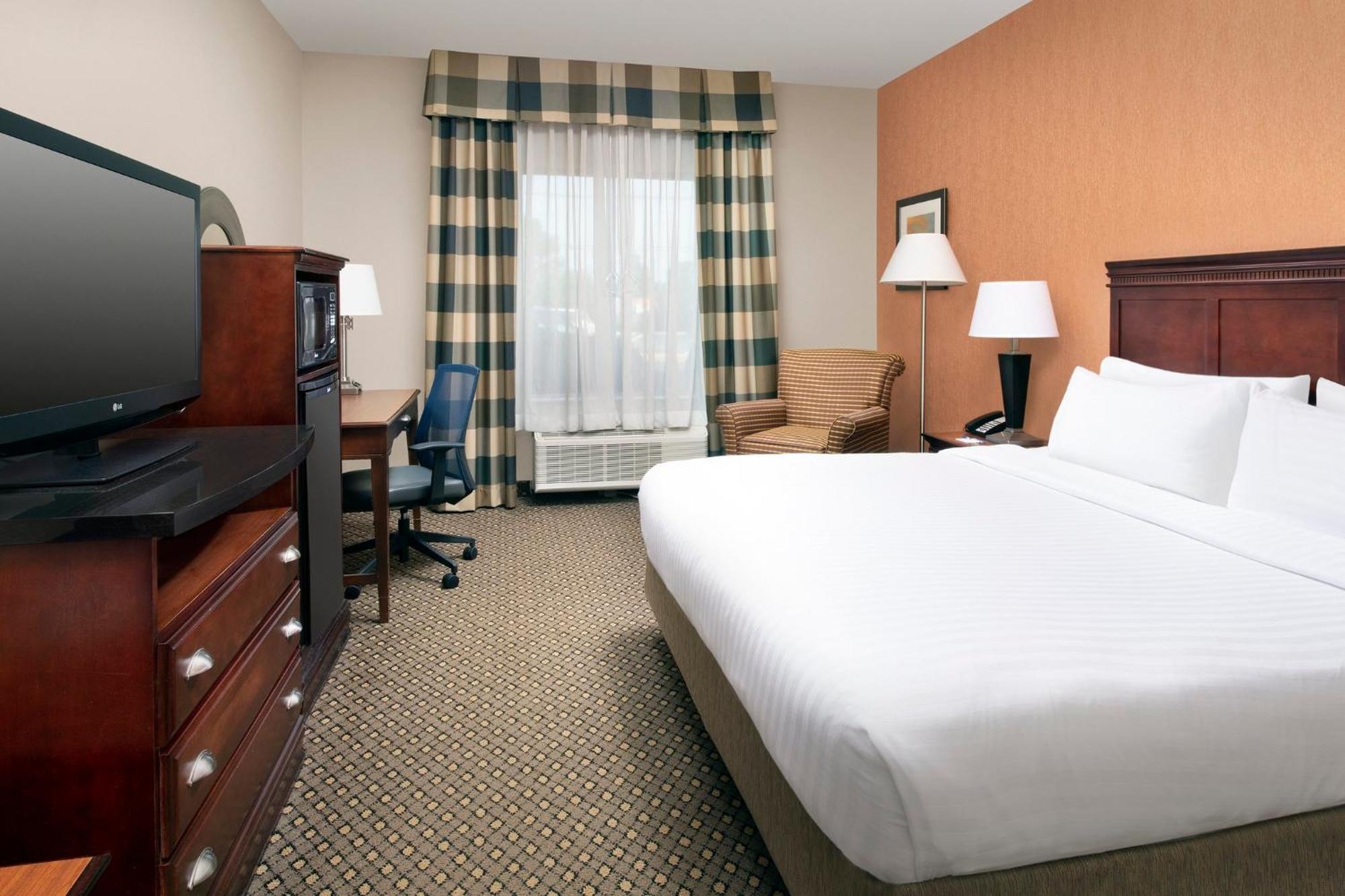 Holiday Inn Express & Suites By Ihg Chambersburg By Ihg Exterior photo