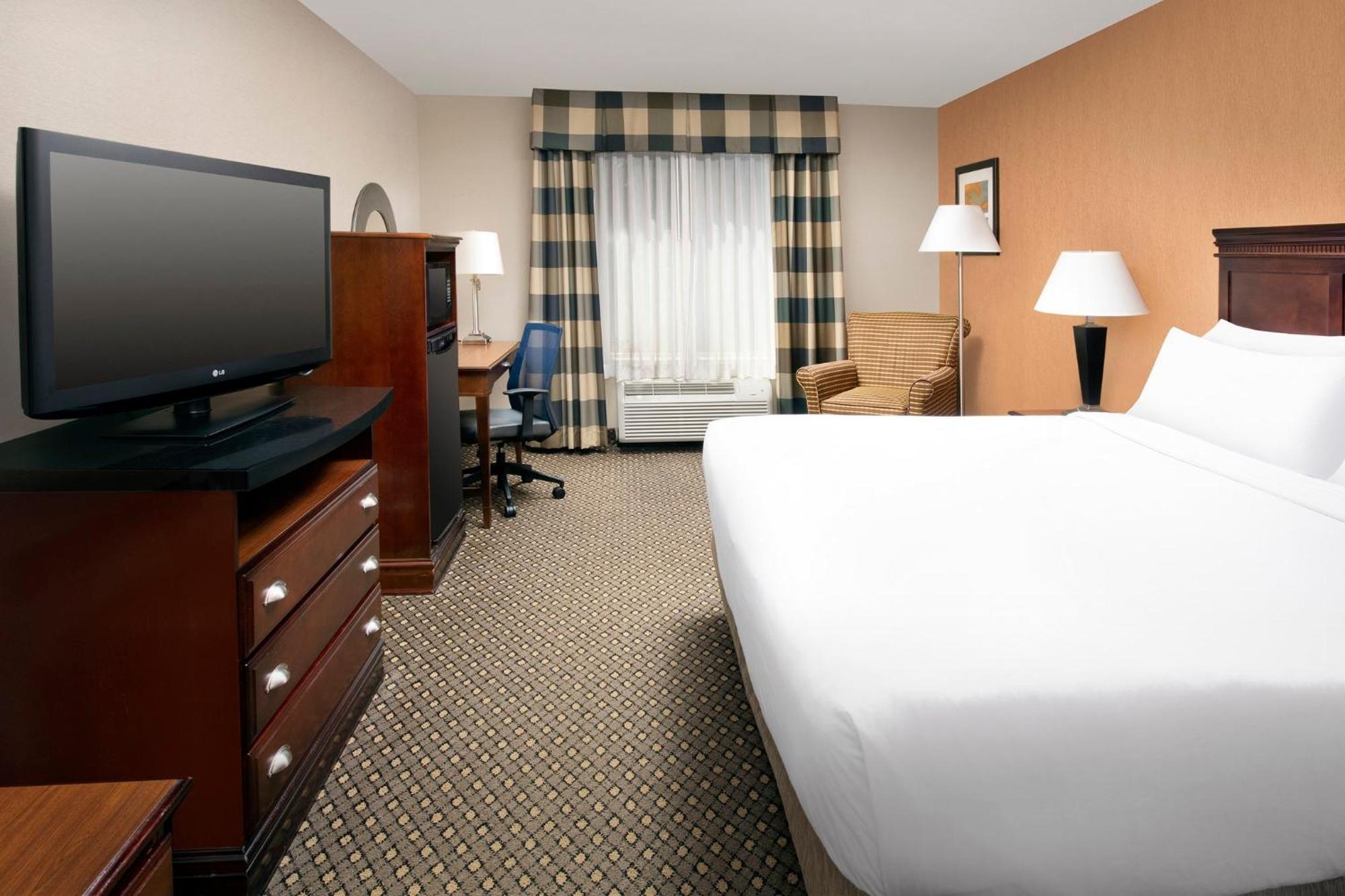 Holiday Inn Express & Suites By Ihg Chambersburg By Ihg Exterior photo